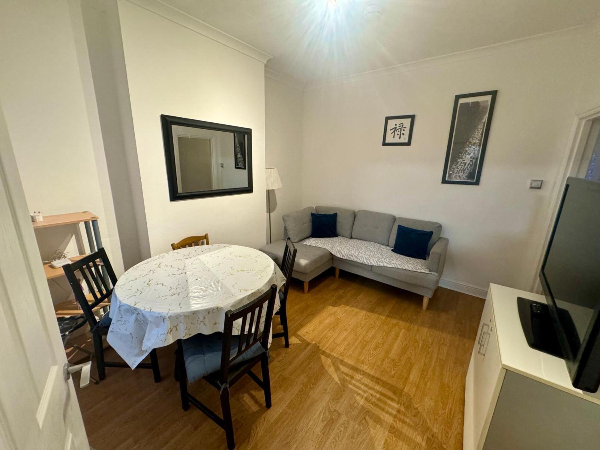 4 Bedroom House In Turnpike Lane/Wood Green Londra Esterno foto